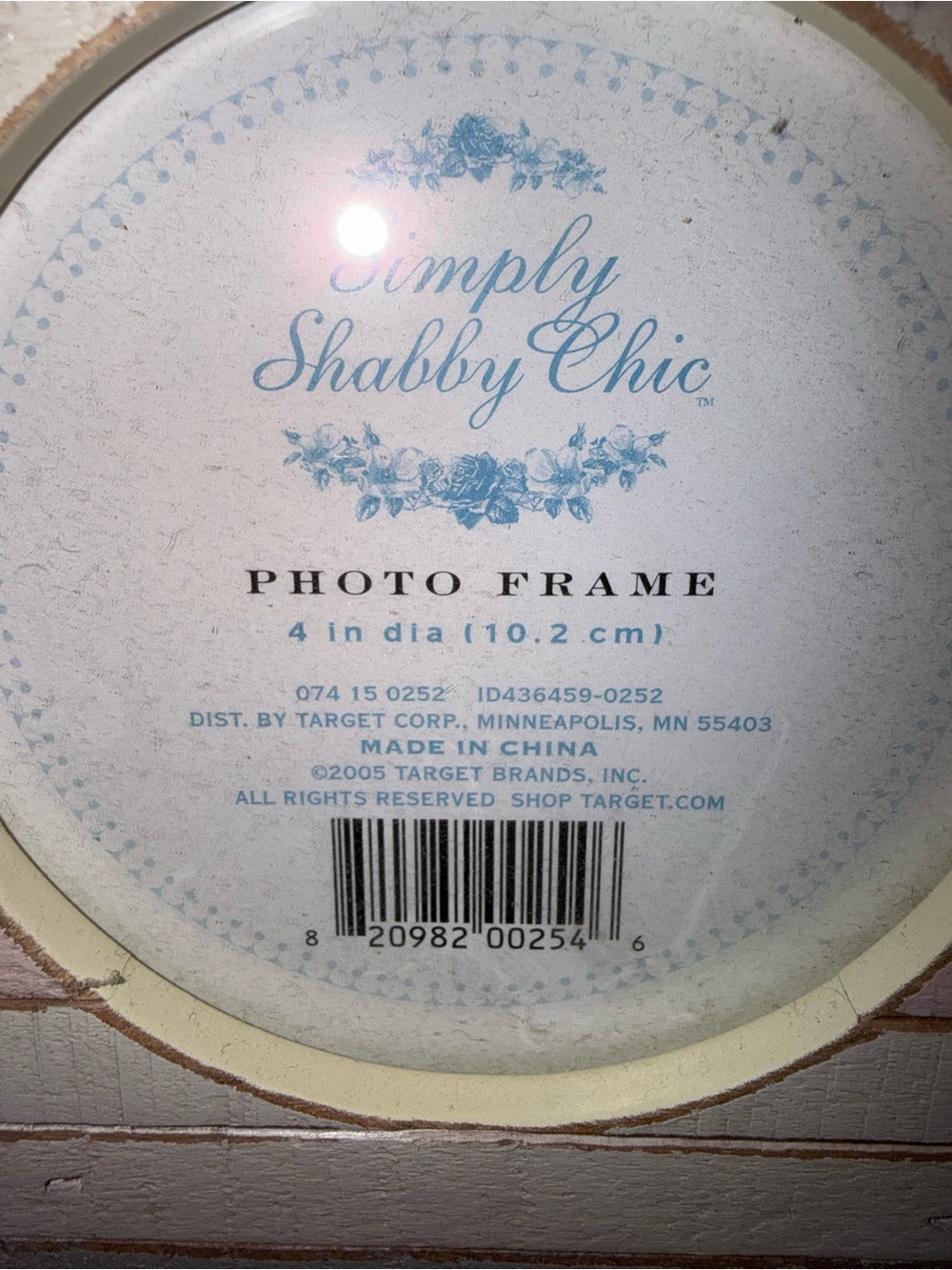 Simply Shabby Chic Round Striped Frame in Pink, Cream, Blue, Green - Picture 2 of 3